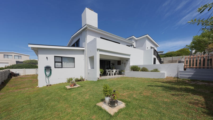 6 Bedroom Property for Sale in Agulhas Western Cape